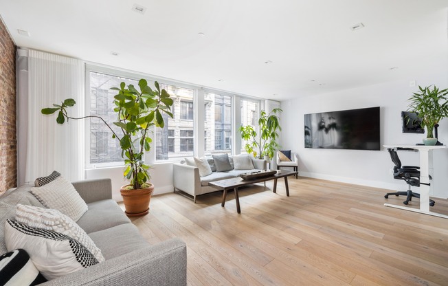 17 E 17 ST