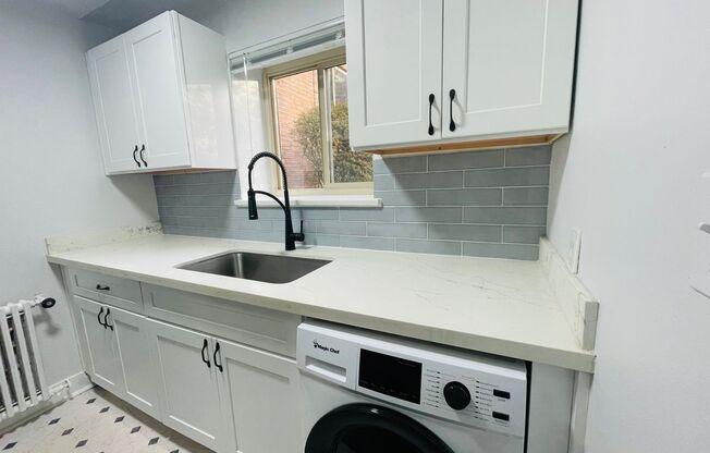 1 bed, 1 bath, 670 sqft, $1,595, Unit Hamrick 02