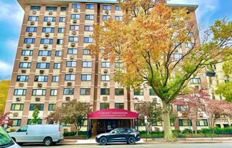 Spacious One Bedroom Condo In the Heart of Dupont - 17th/New Hampshire.