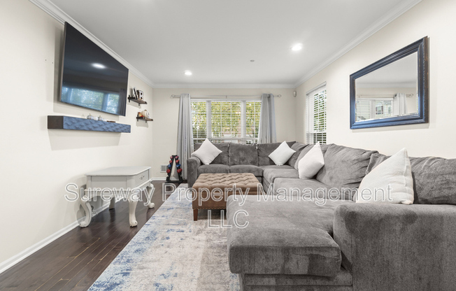 221 VLY FRG LOOKOUT PL