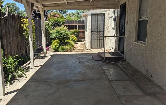 2 beds, 1 bath, $1,700