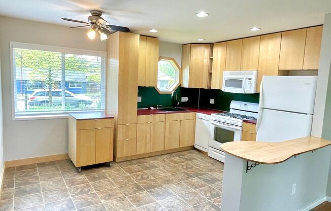 Parkrose Heights neighborhood, 3 bedroom, beautiful yard, finished basement