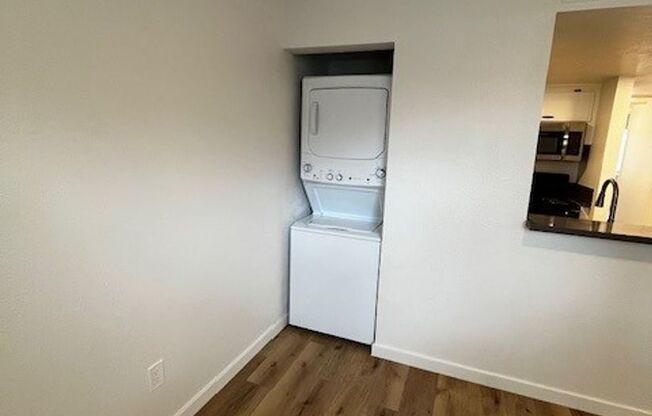 2 beds, 2 baths, 950 sqft, $2,175, Unit 18