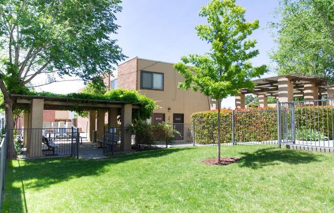 Lomas Townhouse Apartments