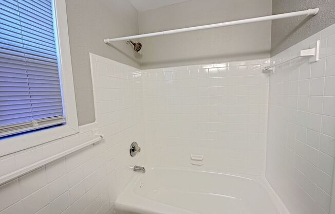 4 beds, 2 baths, 1,100 sqft, $2,200, Unit 15A