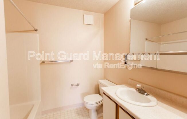 2608 N CAREER AVE
