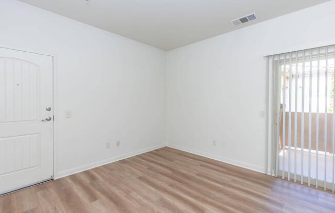 2 beds, 2 baths, 932 sqft, $1,750