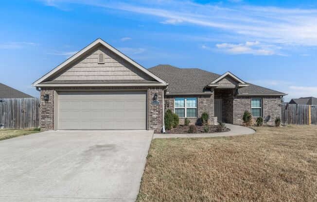 Spacious 4-Bedroom Home with Open Layout & Fenced Backyard in Pea Ridge