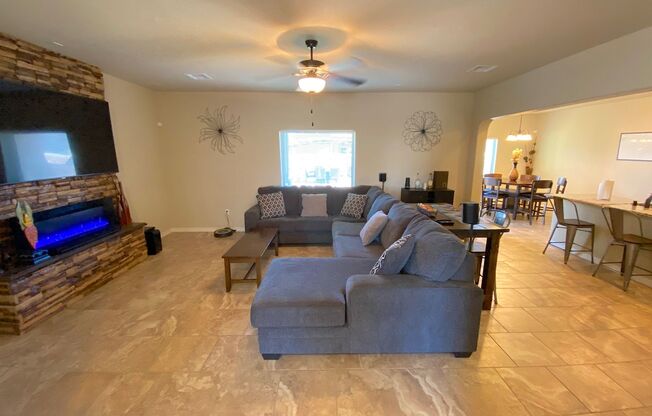 East El Paso 3 bed Refrig A/C w/ Gorgeous Yard!