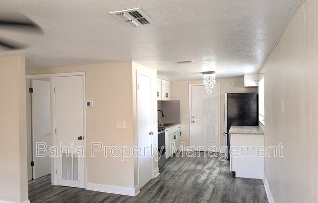 8942 TEMPLE TERRACE HWY