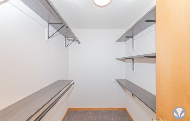 1 bed, 1 bath, 982 sqft, $1,285, Unit AL-27