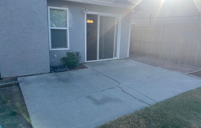 3 beds, 2 baths, $2,300