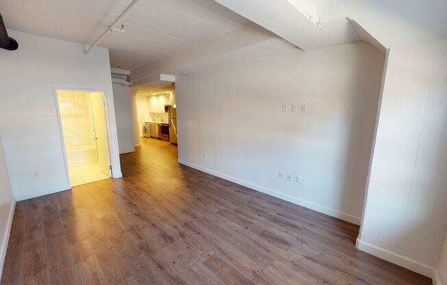 Studio, 1 bath, 623 sqft, $1,895.83, Unit L02
