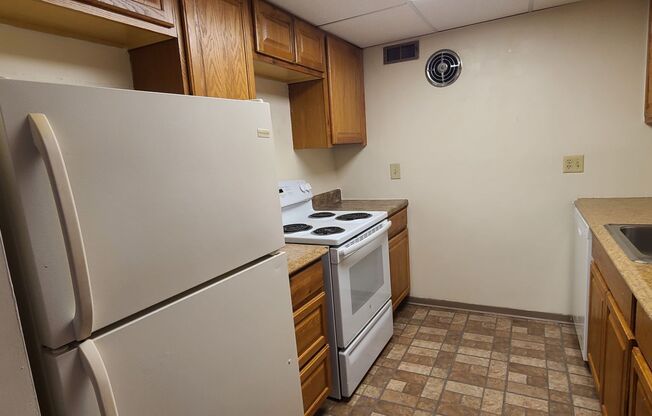 1 bed, 1 bath, 1 sqft, $995, Unit GOV - 603