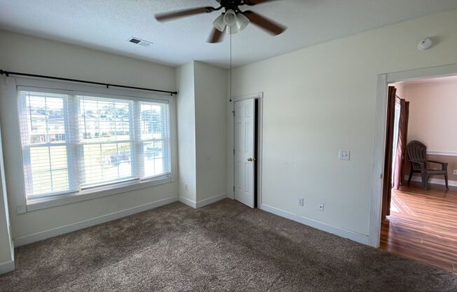 2 beds, 2 baths, $1,600