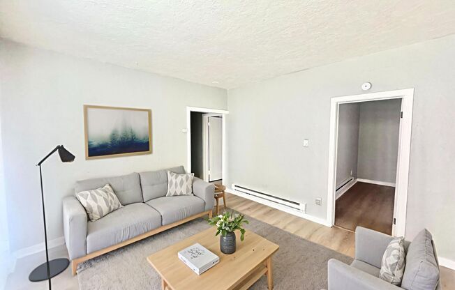 2 beds, 1 bath, 602 sqft, $890, Unit Unit 17