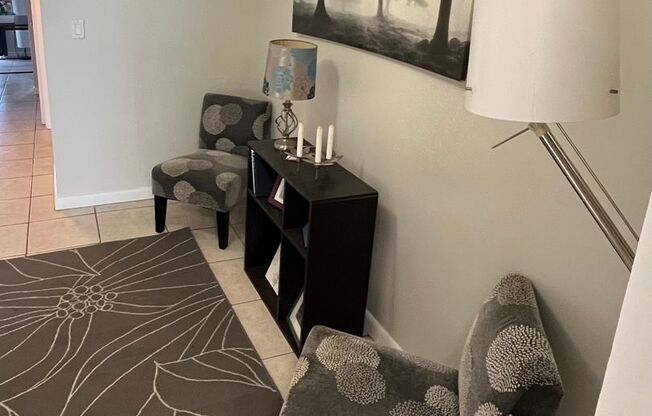 1 bed, 1.5 baths, 805 sqft, $2,450