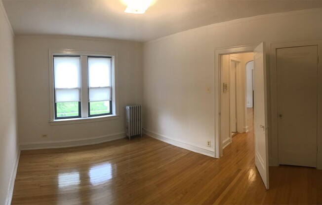 1533 W 83 ST