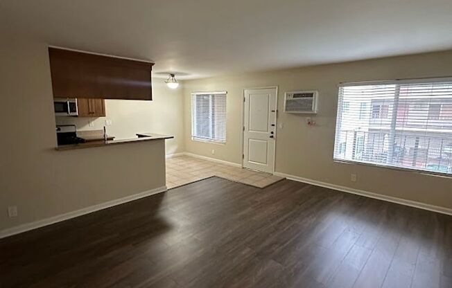 1 bed, 1 bath, $1,900, Unit UNIT 216