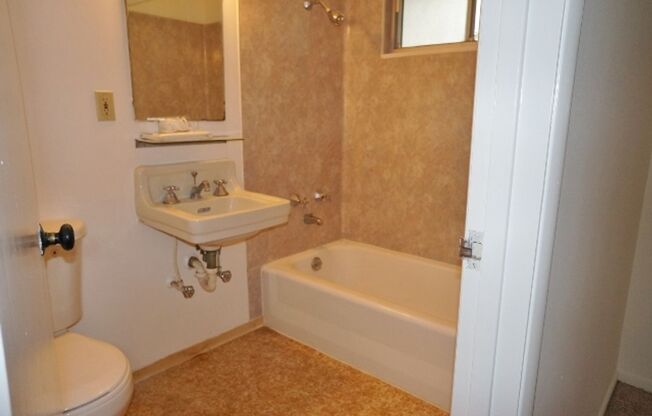 1 bed, 1 bath, $2,075, Unit 46