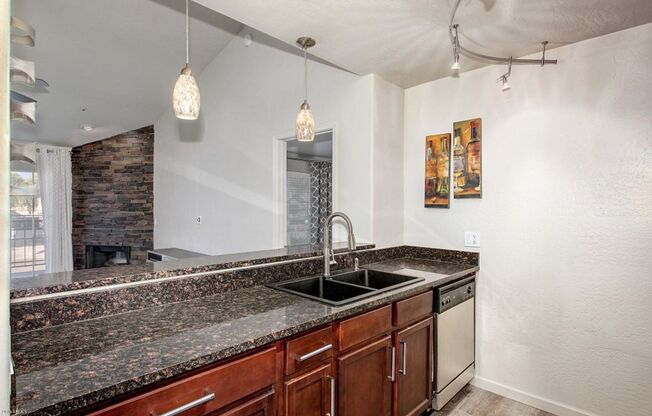 2 beds, 2 baths, $1,795, Unit UNIT 2007