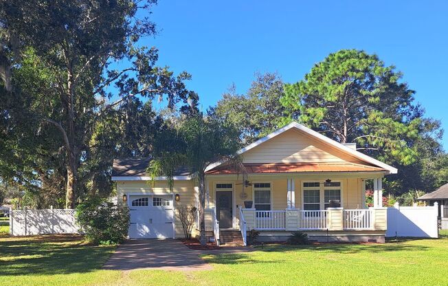 Charming 3/2 Bungalow