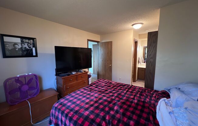 1 bed, 1 bath, $895, Unit A1523-A