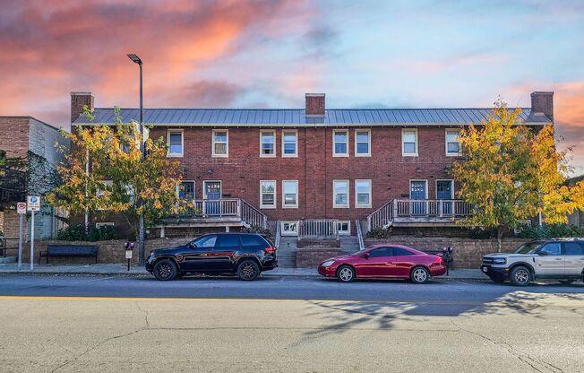 Blackstone Luxury Living: Stylishly Remodeled Townhomes in the Heart of Blackstone!