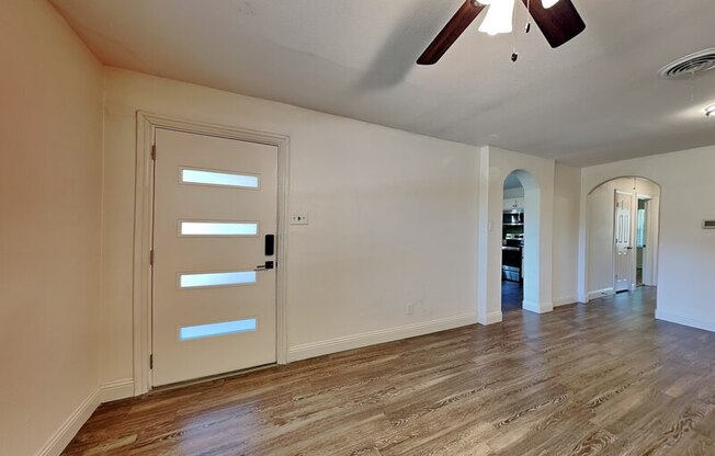 10019 OLMOS DR