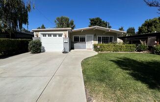 3BD/2BA Cozy Mountain View Home - Available Now!