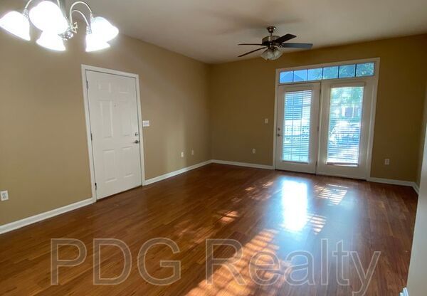 4500 WESTPORT WOODS LN