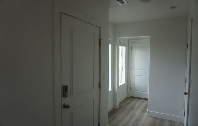 Layton Townhome 3 Bed 2.5 Bath