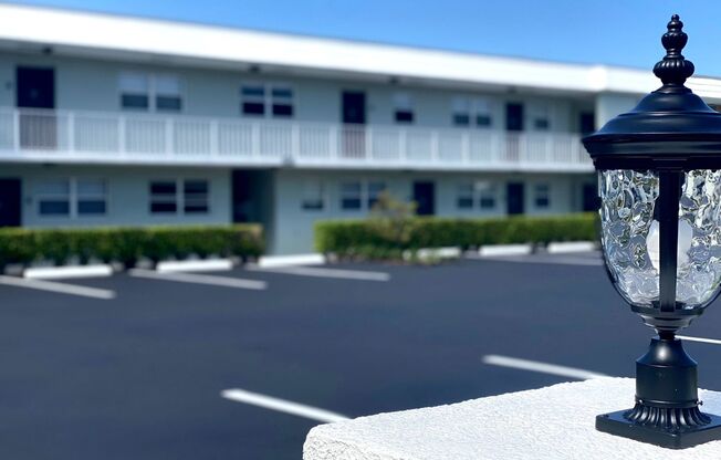 2 beds, 1 bath, 800 sqft, $2,050, Unit 03