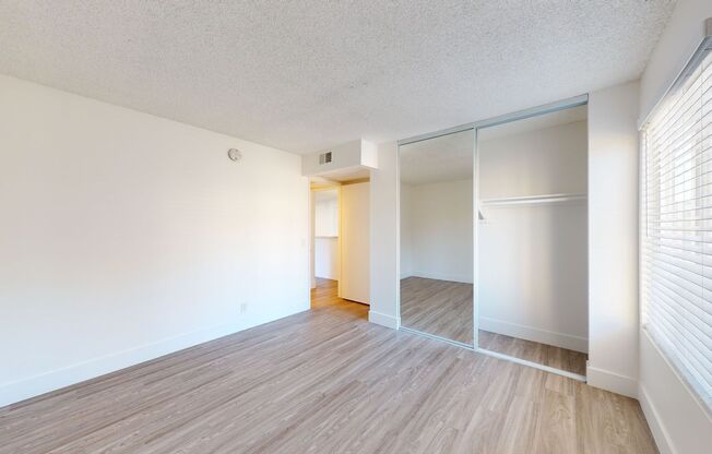 2 beds, 1 bath, 720 sqft, $2,325, Unit 213C