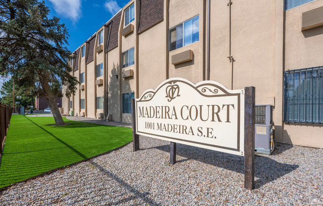 Studio, 1 bath, 378 sqft, $749, Unit 212