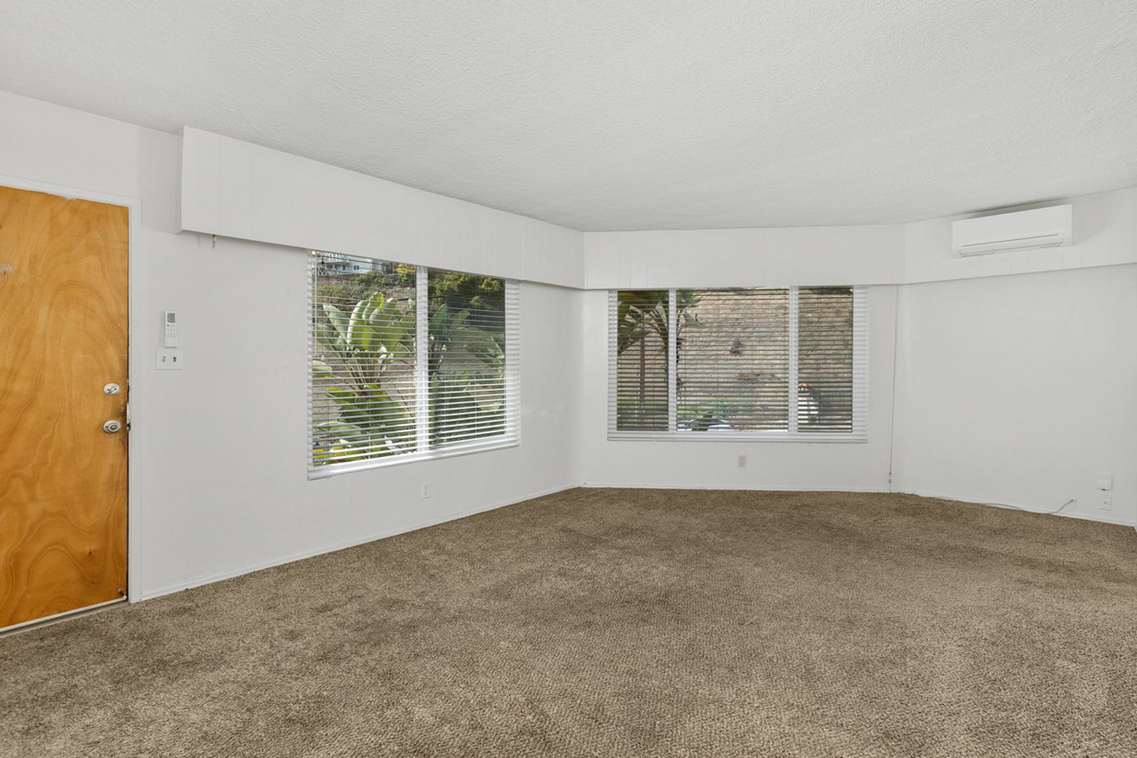 3525 REYNARD WAY
