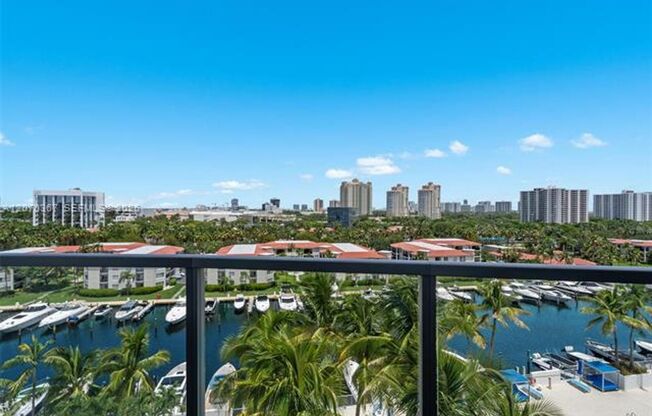 3029 NE 188th St cu-818, Aventura, FL 33180