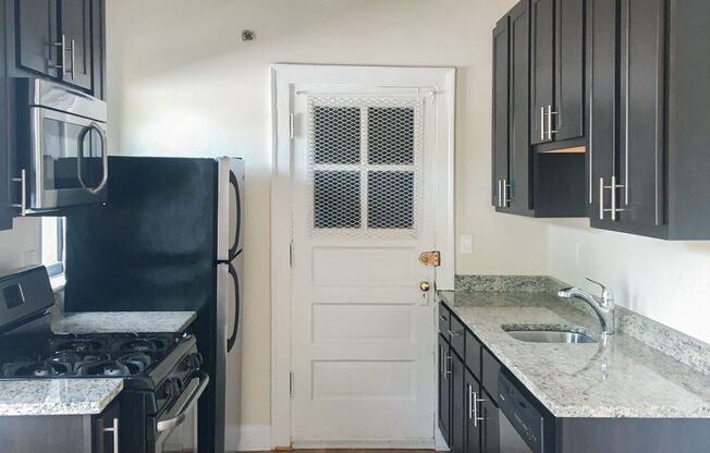 1 bed, 1 bath, 635 sqft, $1,950, Unit 4721-3