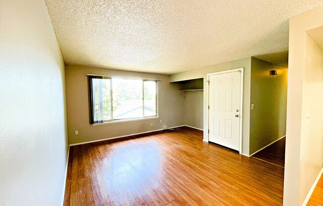 W. Beech St (6130)(m)