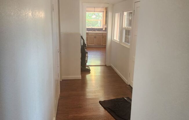 3 beds, 1 bath, $3,300