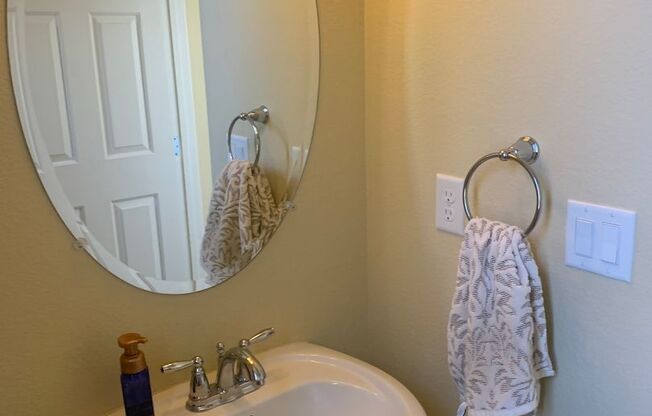 5 beds, 3.5 baths, $2,895