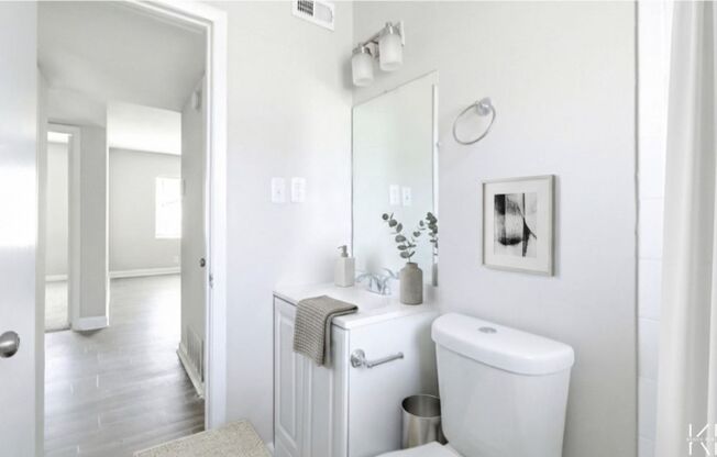2 beds, 1 bath, 850 sqft, $1,150, Unit 26-A4