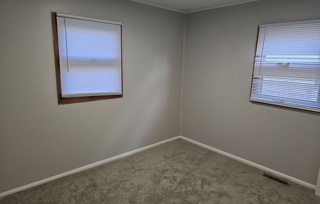 Freshly Updated 2 bedroom with Detached Garage - Winter Special