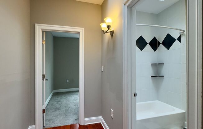 Apartment Units with In-Unit Laundry in Mt Vernon, Baltimore, MD!