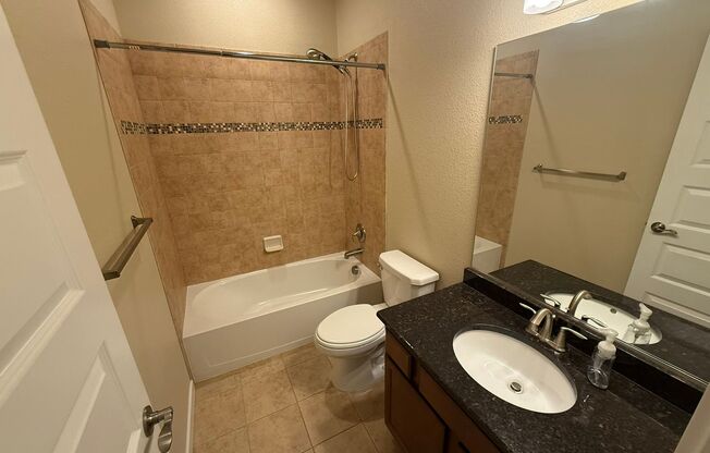 Spacious Modern 5-Bedroom Ranch Home in Hidden Valley Farm