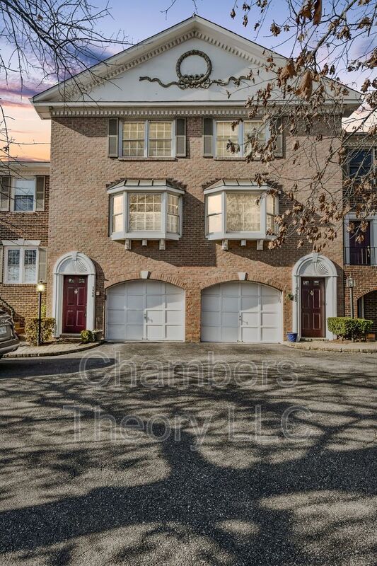1460 N Quinn St