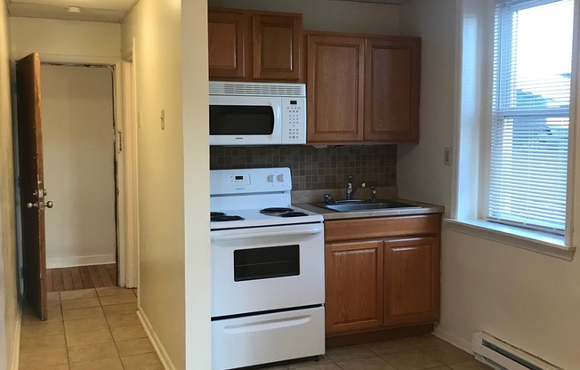 1 bed, 1 bath, $1,149, Unit Apartment 6