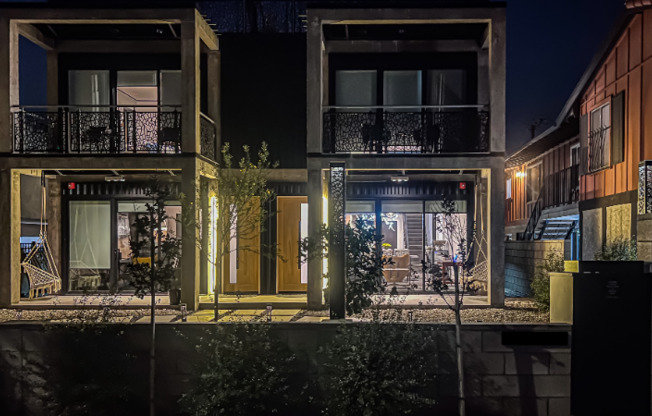 916 ROSWELL AVE