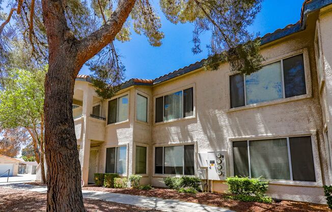 Centrally Located 3 Bed Condo In Gated Community