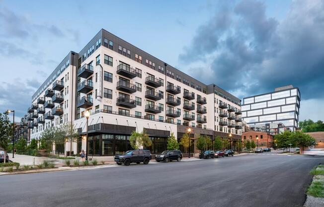 Striking design, refined finishes, and a walkable location—Modera Riverview puts you close to it all, right where the action meets the river.